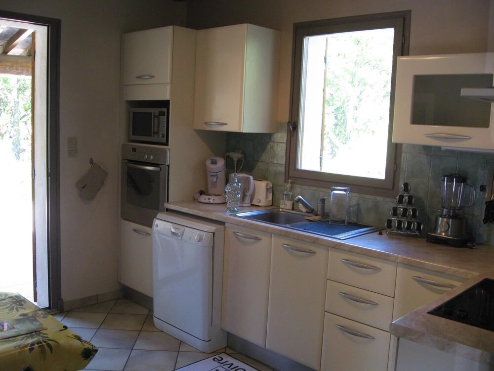 Villa With 3 Bedrooms in Taillades, With Wonderful Mountain View, Priv