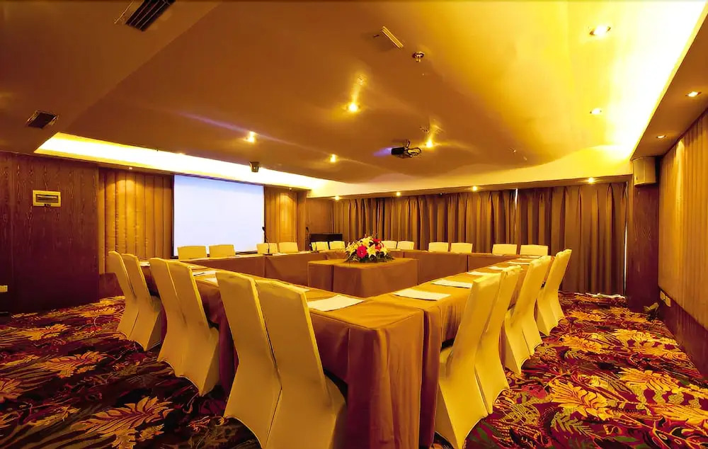 Chengdu Huanhua Jincheng Hotel