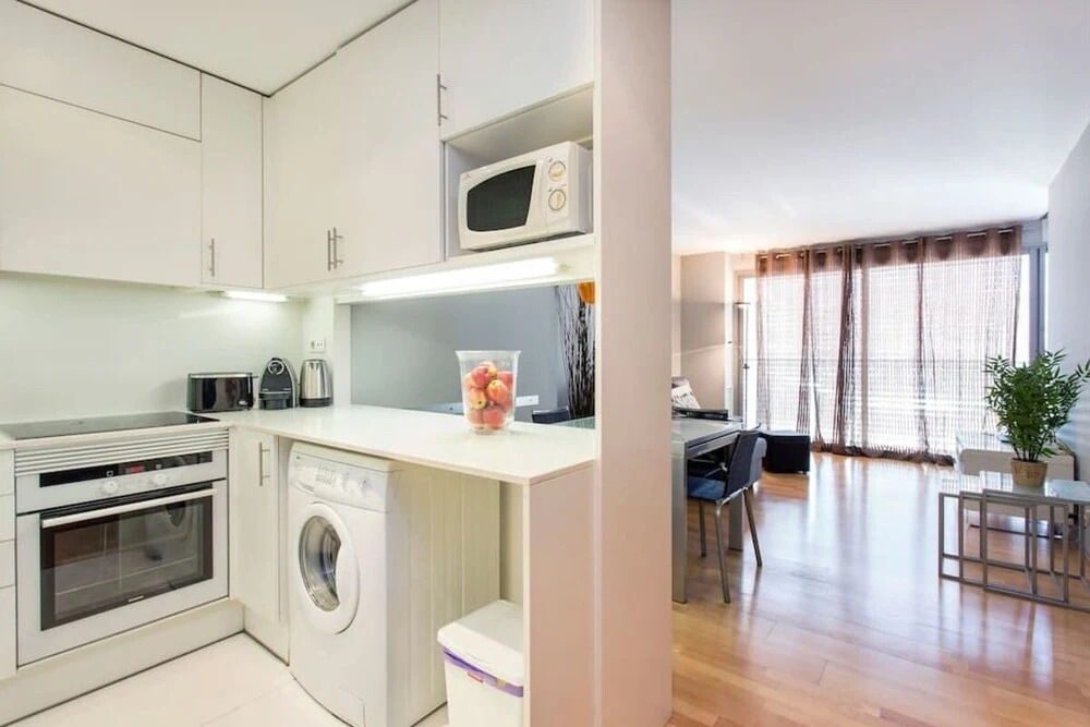 Stylish 1 Bedroom Flat Near La Sagrada Familia