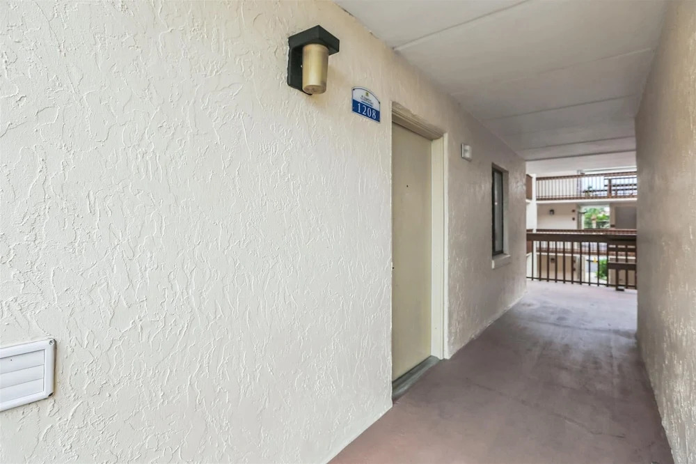 Courtyard Villa 1208
