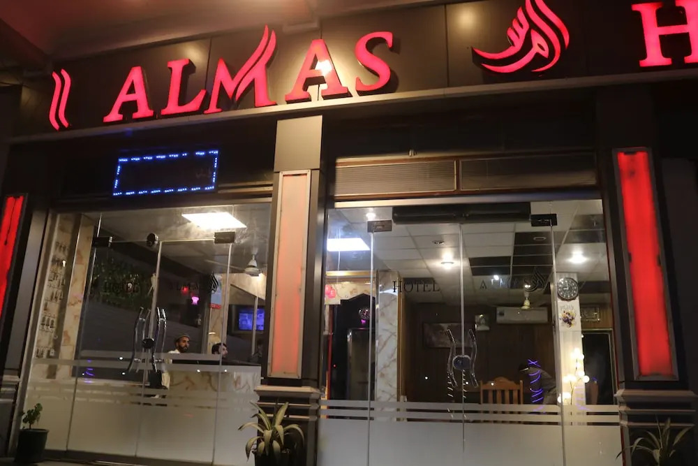ALMAS HOTEL Best Hotel in swat