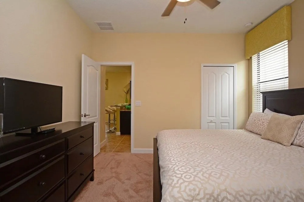 Beautiful Spacious Vacation Villa, Bbq Grill4902cg 6 Bedroom Home by Redawning