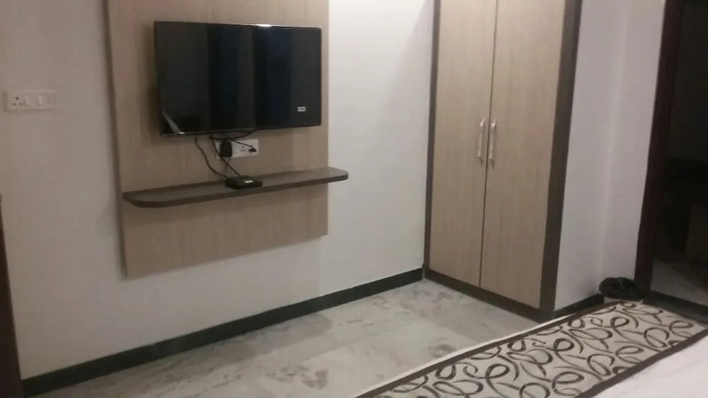 Hotel Divya palace & Restaurent