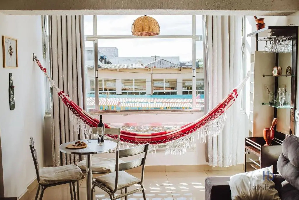 Apto a beira mar no Centro - WIFI 200MB - Netflix - Cozinha equipada - Portaria 24h - Ar condicionado