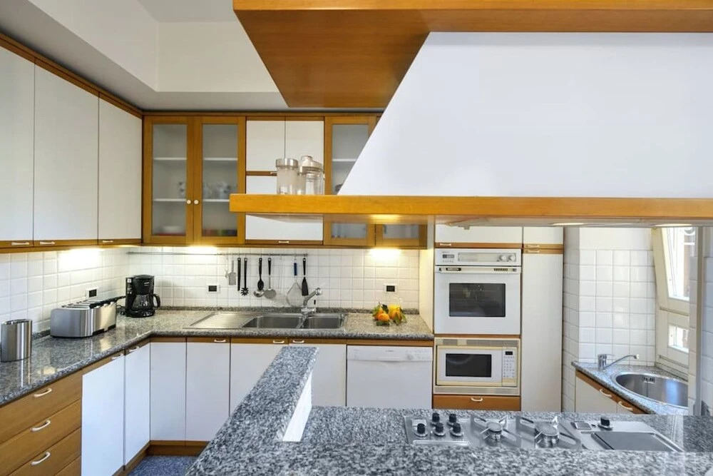Stylish and Chic 4 Bed/3 Bath in a Great Area