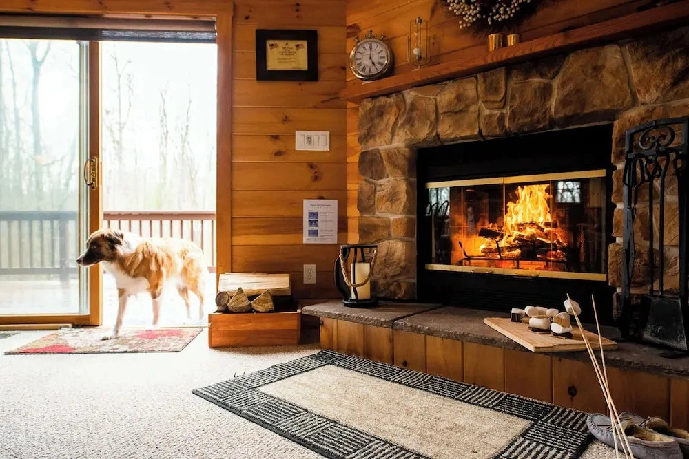 Massive Log Chalet With Hot Tub