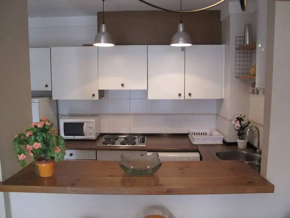 Apartment Near Roses Beach With Pool