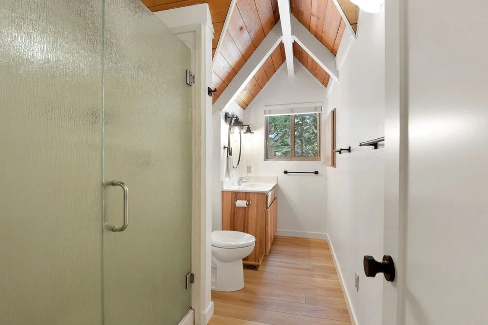 Timberline Cabin - Hot Tub 3 Bedroom Cabin by Redawning