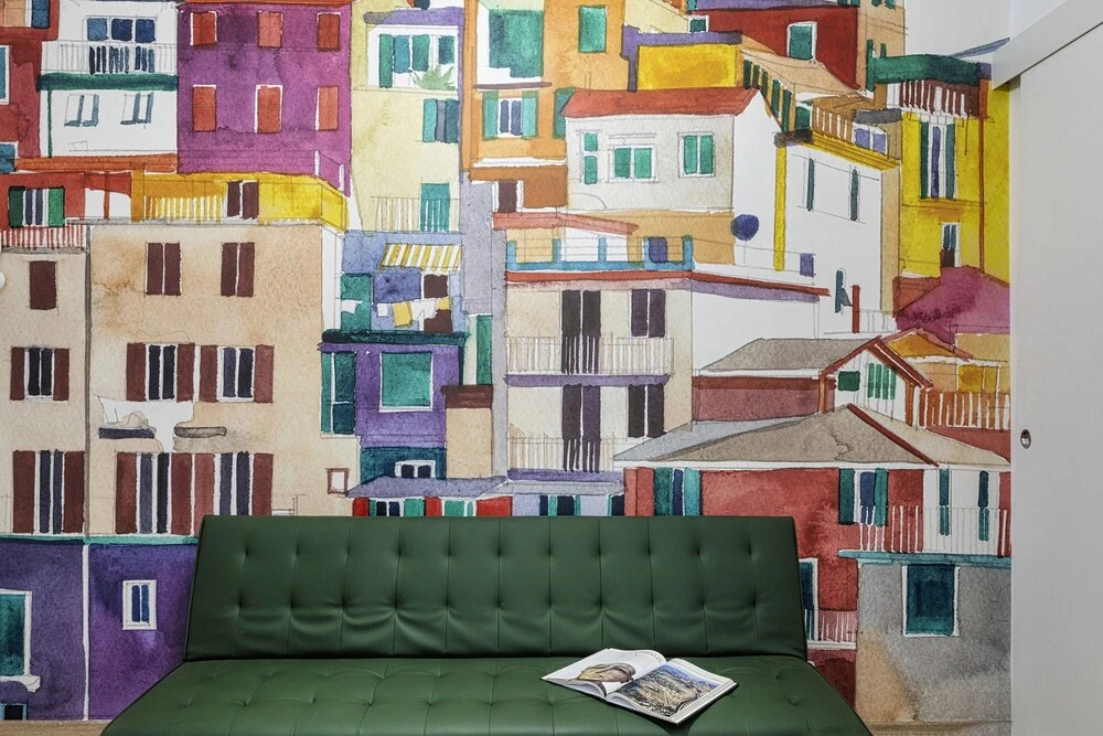 Art and Comfort near Lomellini Street
