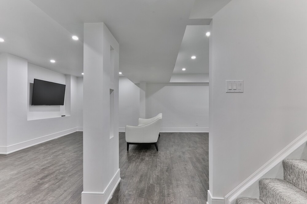 QuickStay - Classy 5brm House in Vaughan