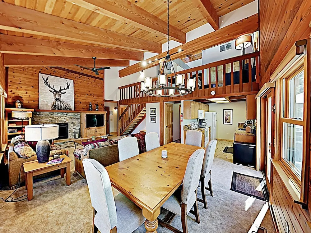 Remodeled Home W/ Shuttle To Northstar Village Home