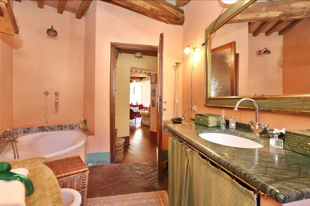 Delfina by Vacation in Lucca