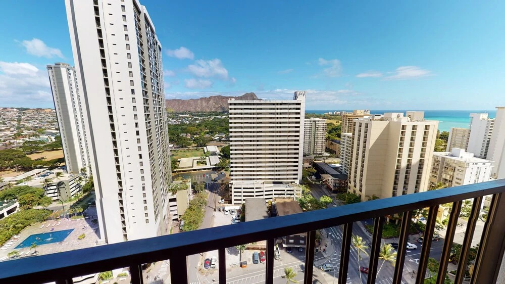 Tower 1 Suite 2507 - Qqp 1 Bedroom Apts by Redawning
