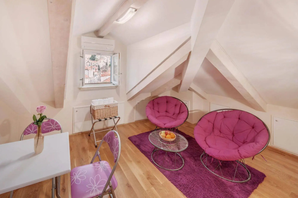 Apartments & Rooms Malo More