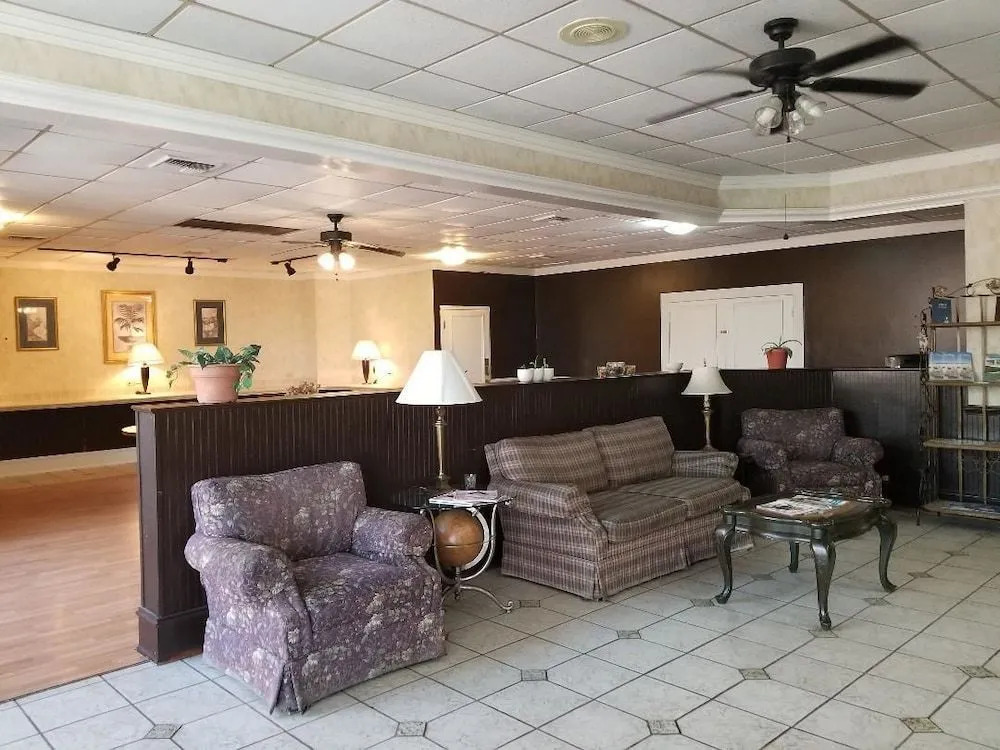Executive Inn & Suites