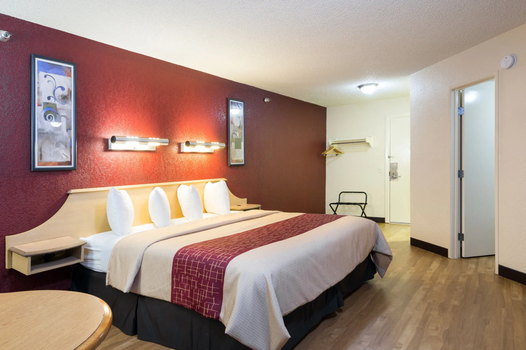 Red Roof Inn - Houston Westchase