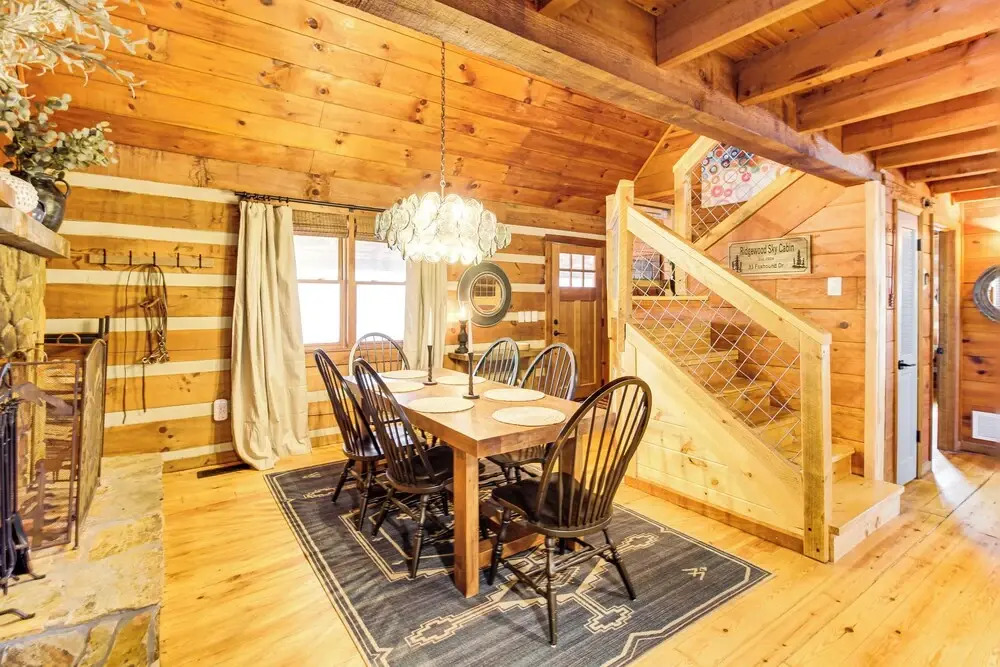 3 Mi to Dtwn Ellijay: Tree-lined Cabin w/ Deck!