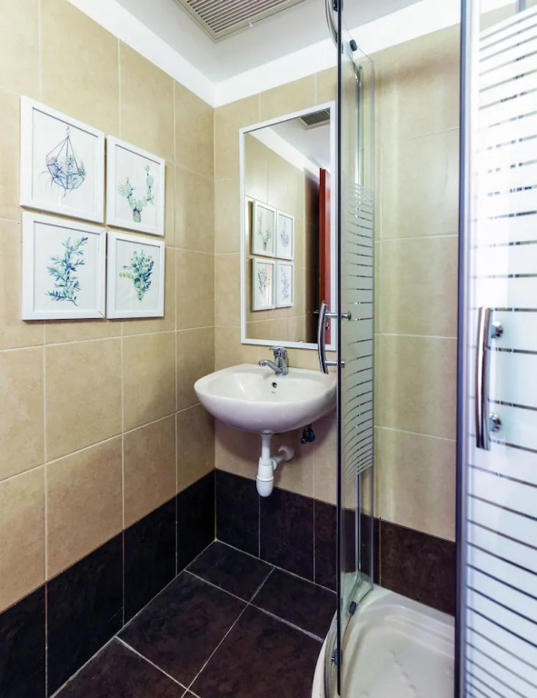 New - Trendy One Bedroom Apt, Most Popular Area