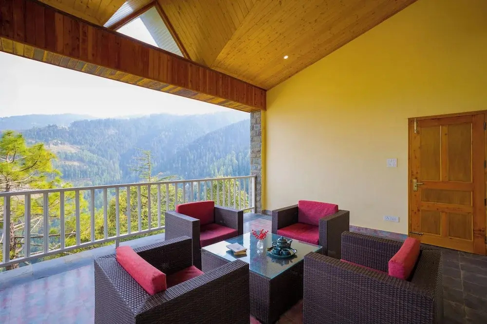 Alaya Stays Luuma Luxury Villa - Hillside 5-BHK Villa Amidst Pines With Garden, Balcony & Lounge