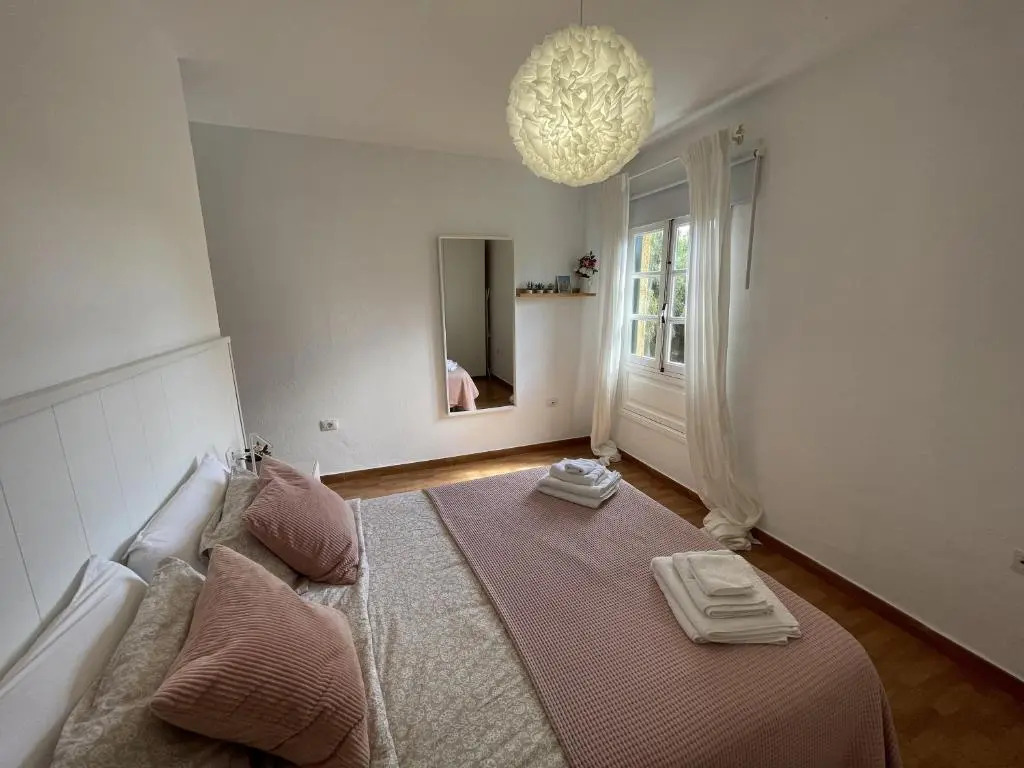 Beautiful 3 Bd. Apartment in La Laguna City Centre