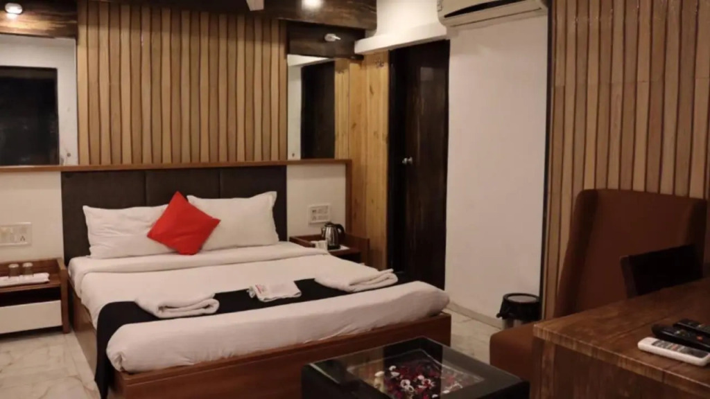 Hotel Welcome, VIP Road Vesu