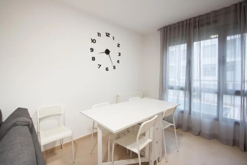 Esguil, apartamento con piscina, a 3 km de la playa