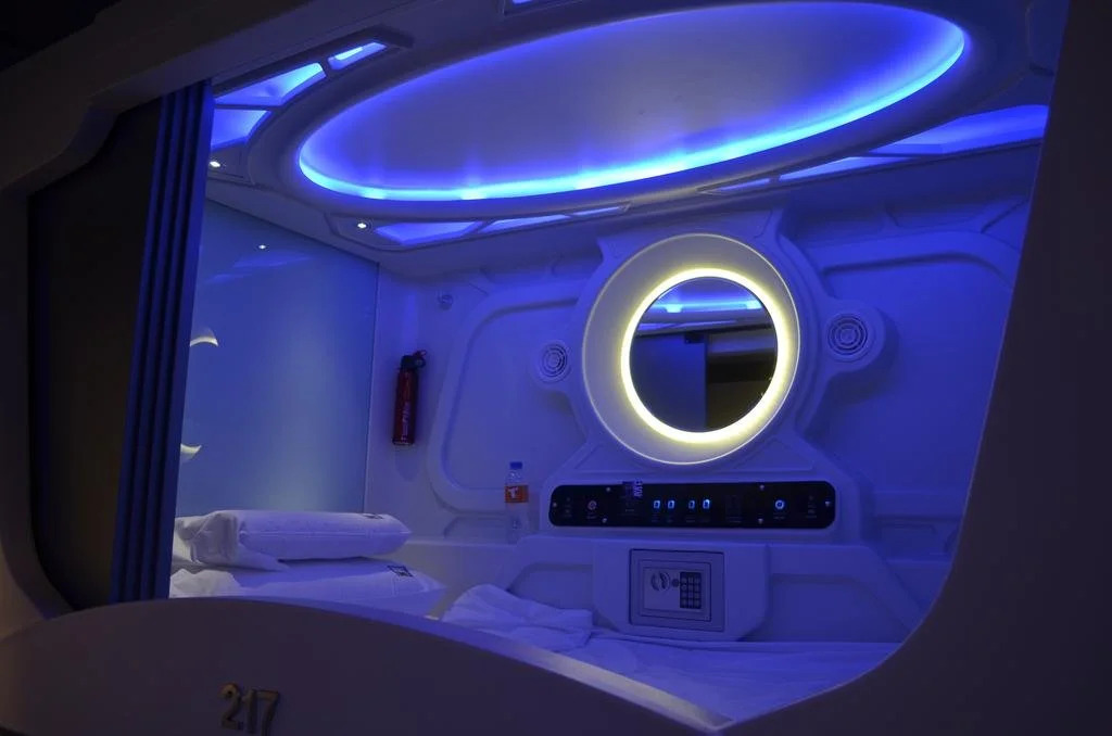 Lavish Capsule