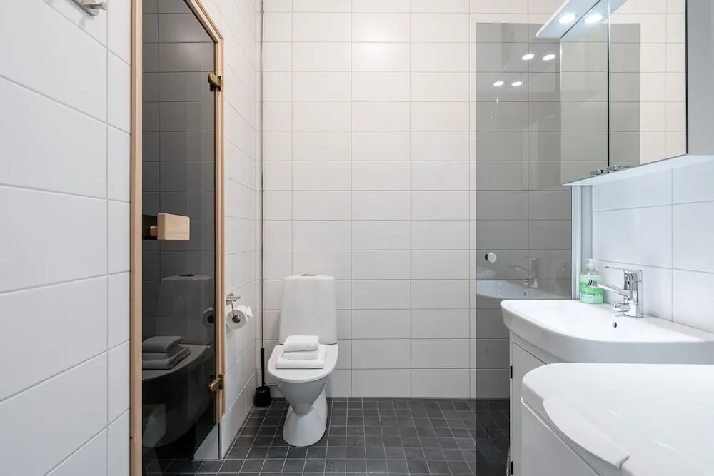 Historical 3BR Downtown Apartment with Sauna