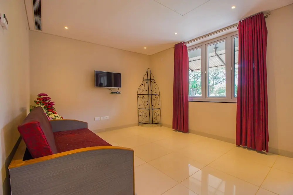 OYO 14986 Home Charming 1 BHK Miramar