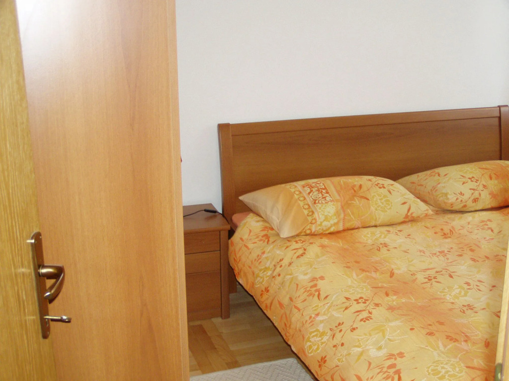 Apartment Lado - free parking: A1 Supetar, Island Brac