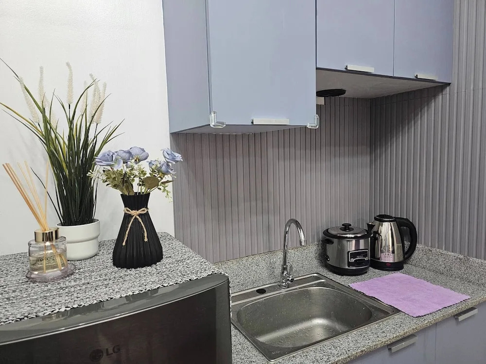 Paseo Verde Las Pinas - Sleeps 2 Adults & 2 Children
