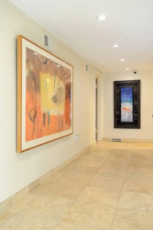 LUX Suites in the Heart of Santa Monica