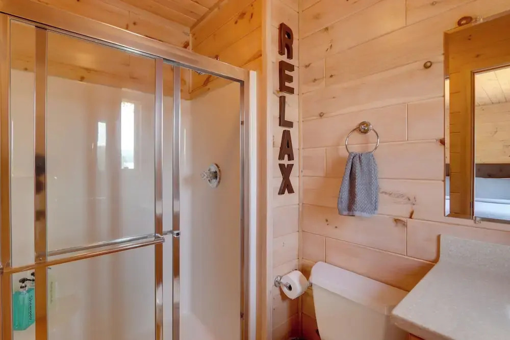 Mountain View Cabin on Lake Blue Ridge: Hot Tub
