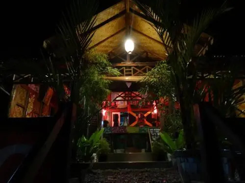 Terimakasih Bar and Guesthouse