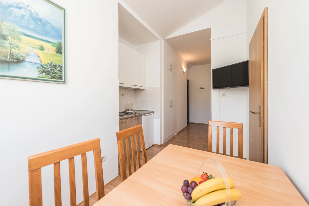 Apartment Rafaela 220m from the beach