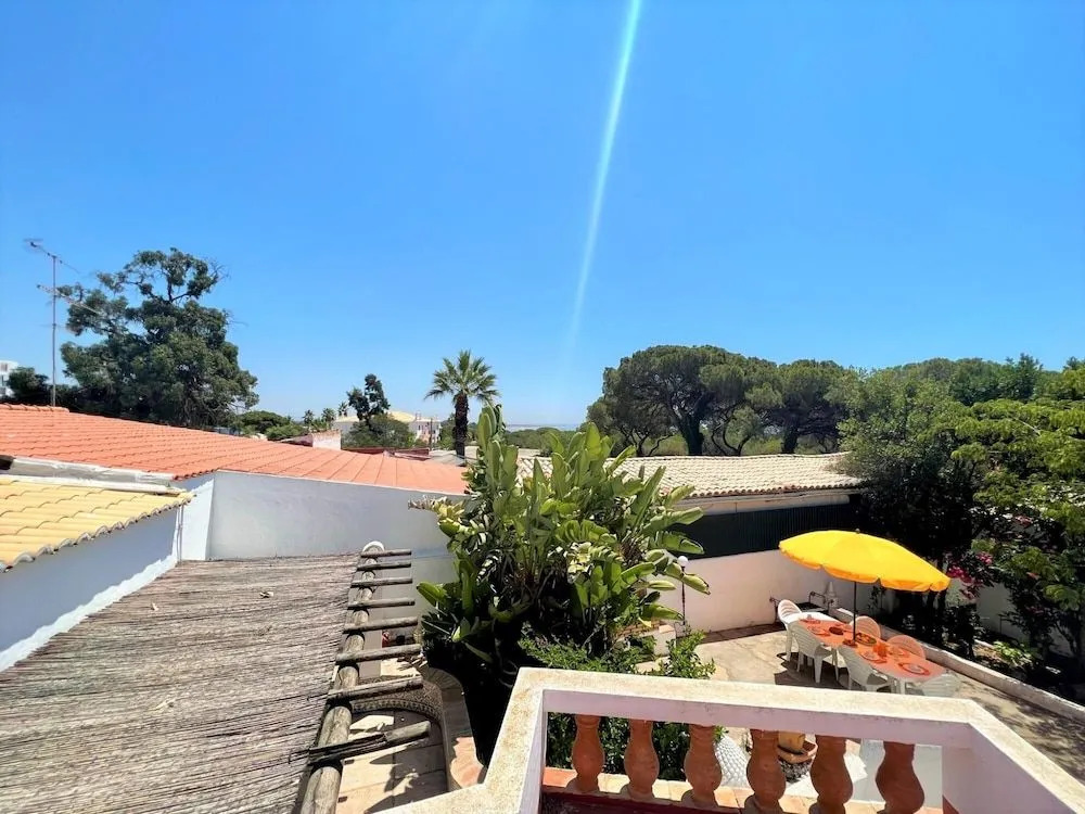 Albufeira Central Villa by Homing