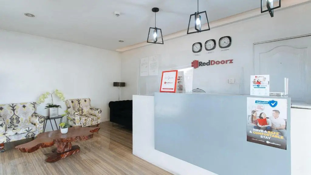 RedDoorz near SM Calamba
