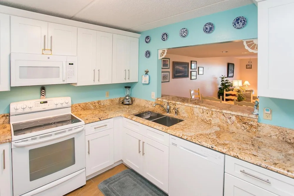 SEA Haven 221 [3/2] Free Activities! & Oceanfront Wifi Pool