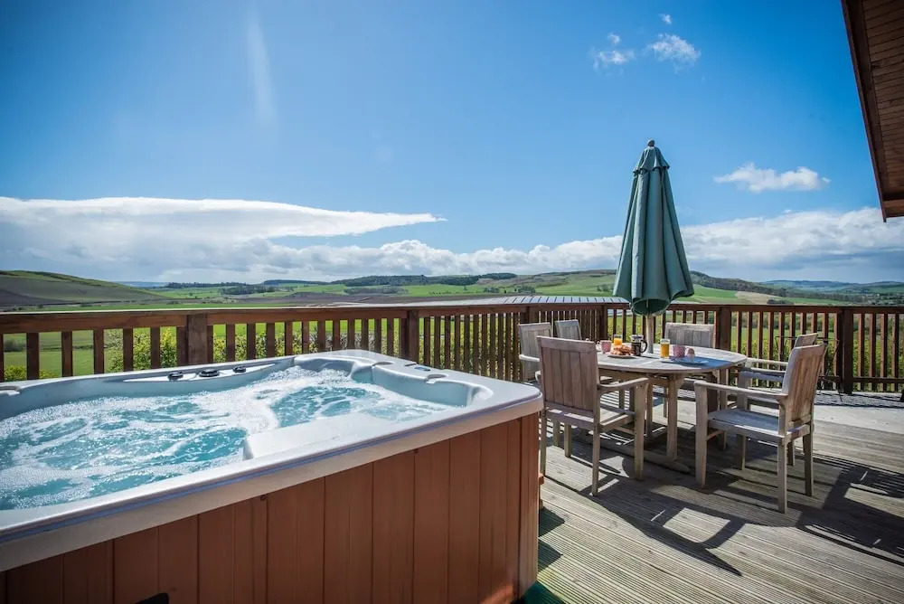 Barn Lodge with Hot Tub