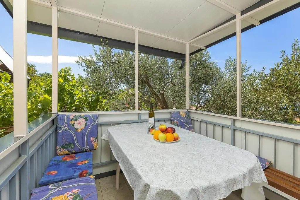 Romeo & Juliet Apartment
