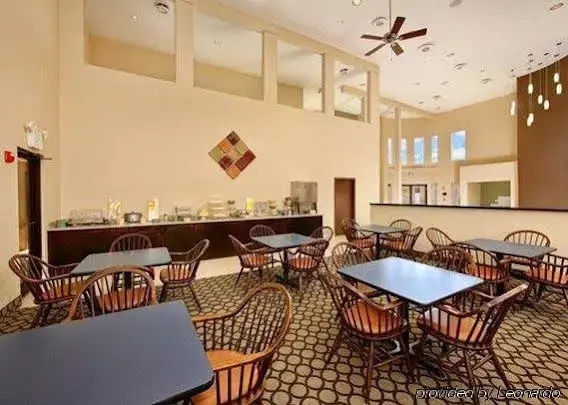 Quality Inn & Suites West Waterpark