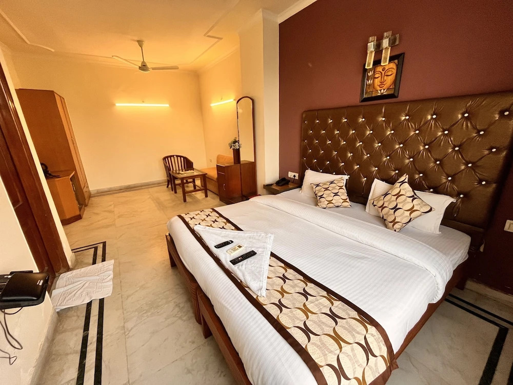 Hotel Gracious - Civil Line