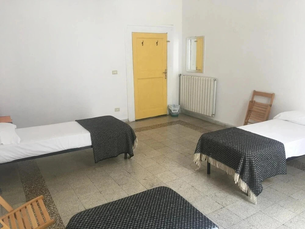 6 Small Rooms