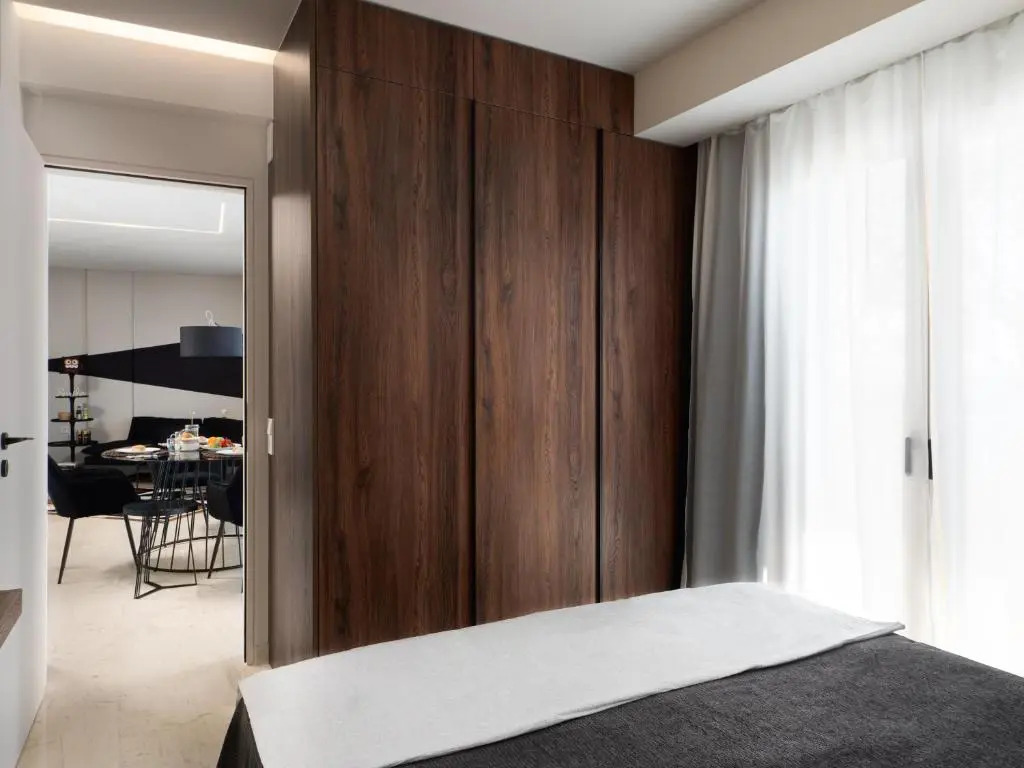 The H Experience - Stylish 2BD apt with balcony in Heraklion center