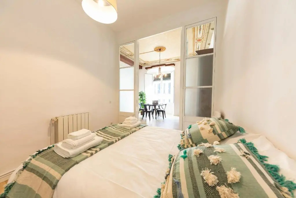 Bravissimo Plaça del Vi, Authentic Historic Apartment