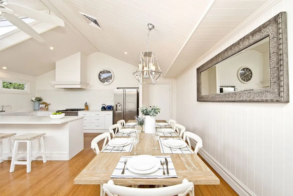 The Hamptons Beach House near Dutchies walk to Nelson Bay