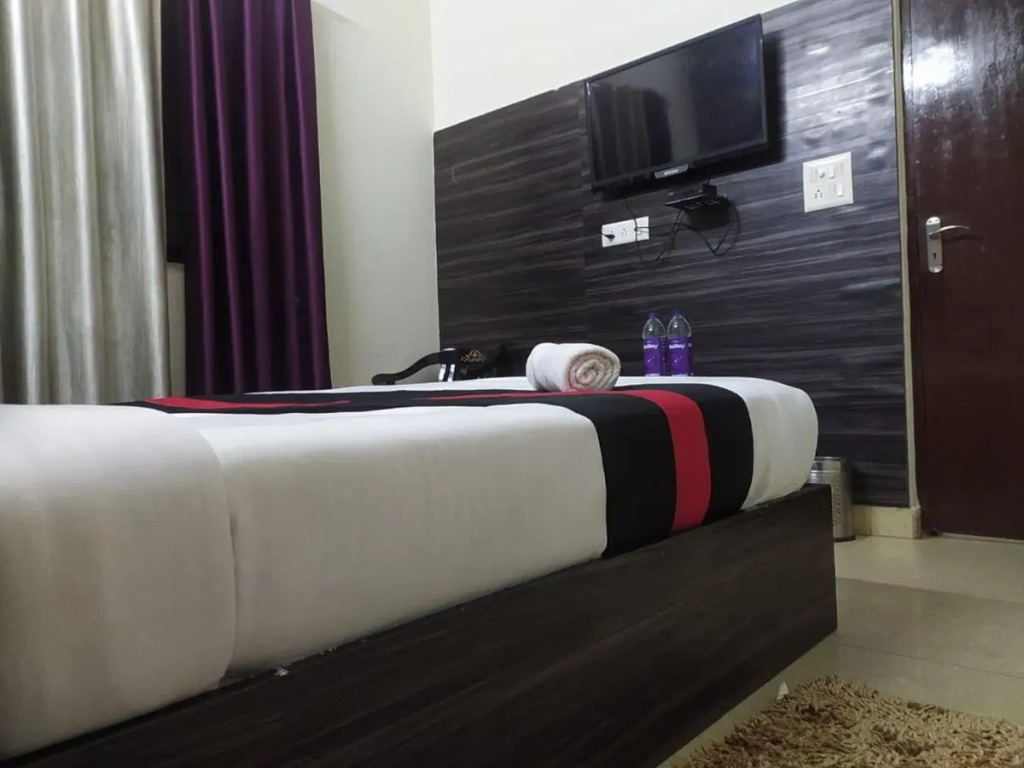 Staygo Hotel Near Haridwar Railway station