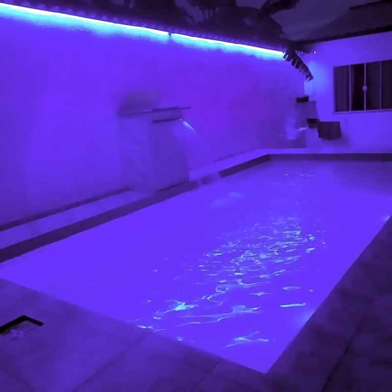 Casa inteira con piscina compartilhada