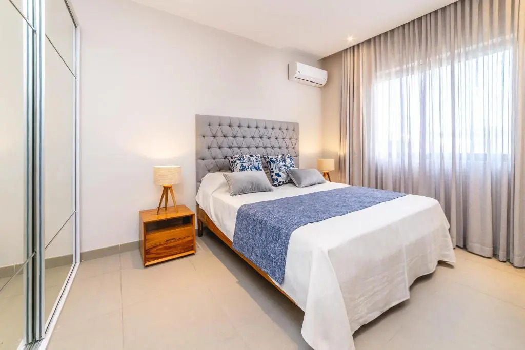 Penthouse 13 - One Bay Residence with private rooftop terrace and dip in pool