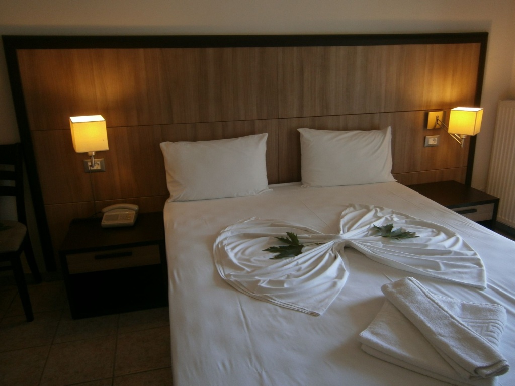 Kaiafas Lake Hotel